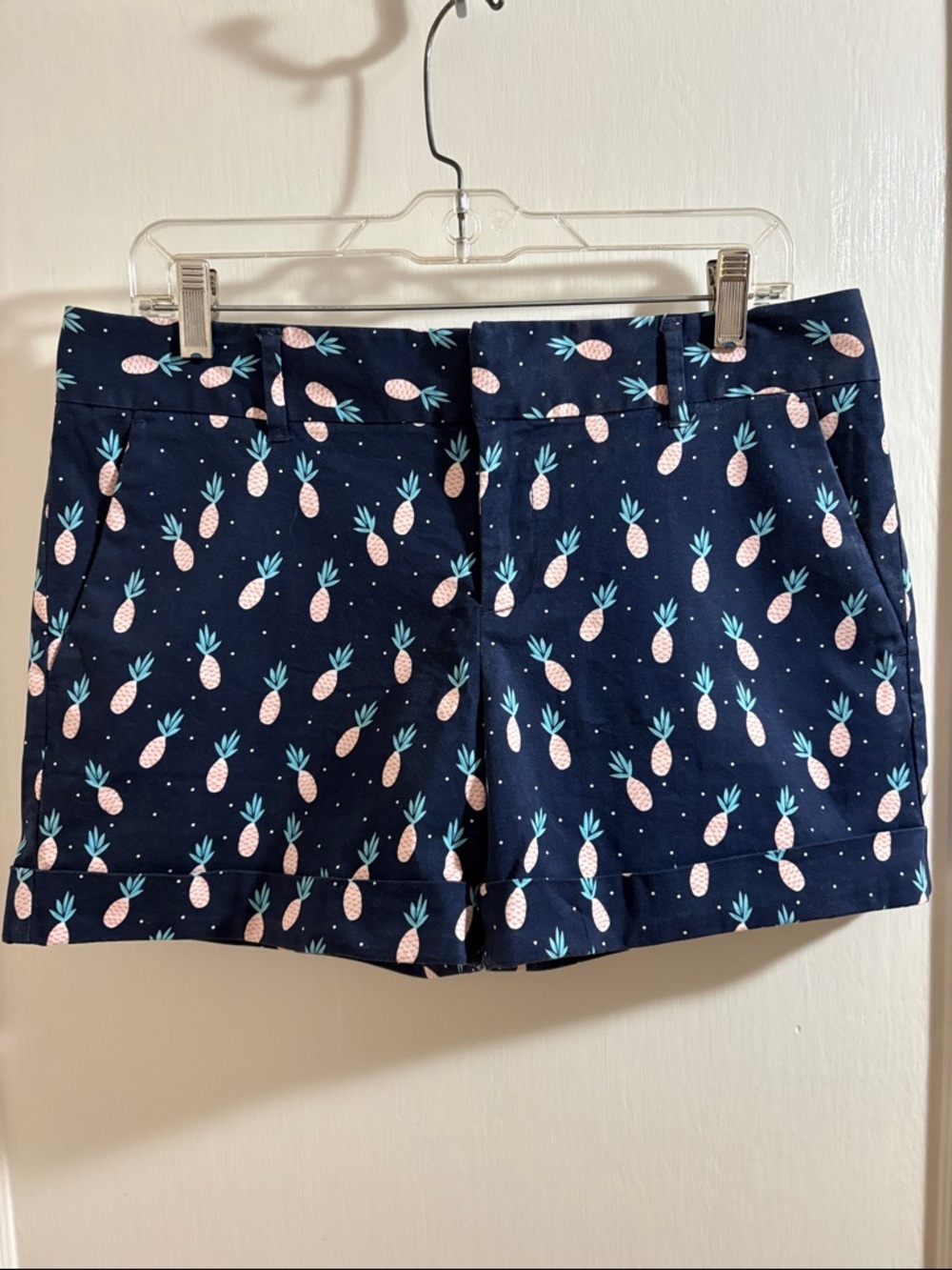 🆕 maison Jules “Maddie Everyday Short” in Navy Blue Pineapple Print Size 8